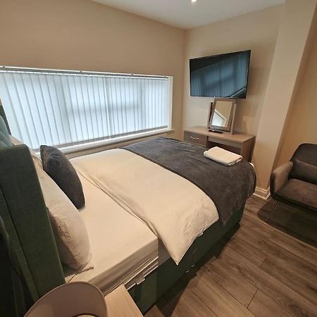 Apartmán Luxury 5-Bed House Near Nec & Bhx Solihull Exteriér fotografie