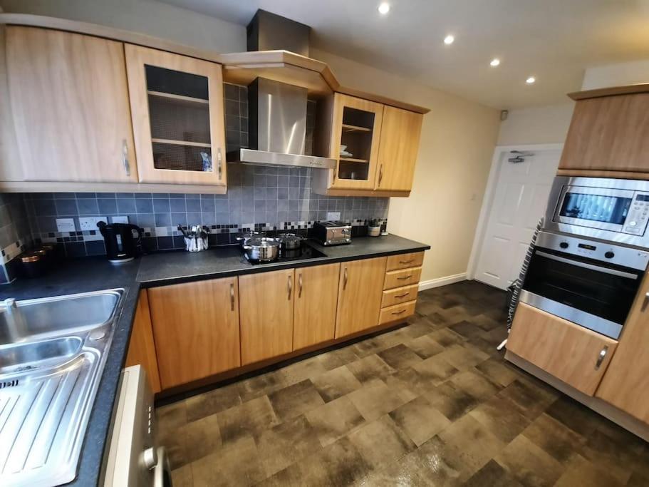 Apartmán Luxury 5-Bed House Near Nec & Bhx Solihull Exteriér fotografie